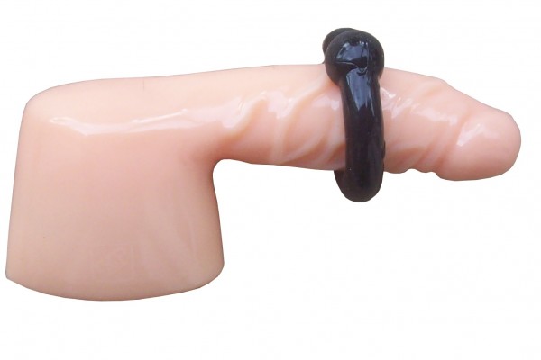 Schwarzer Penisring ❘ weiches Silikon ❘ BDSM Sexspielzeug